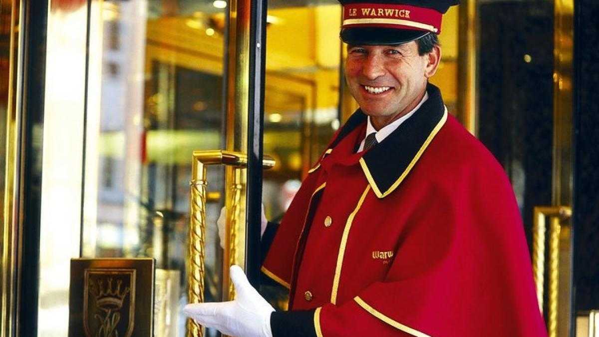 Чому воротаря називають швейцаром? – поради для всіх