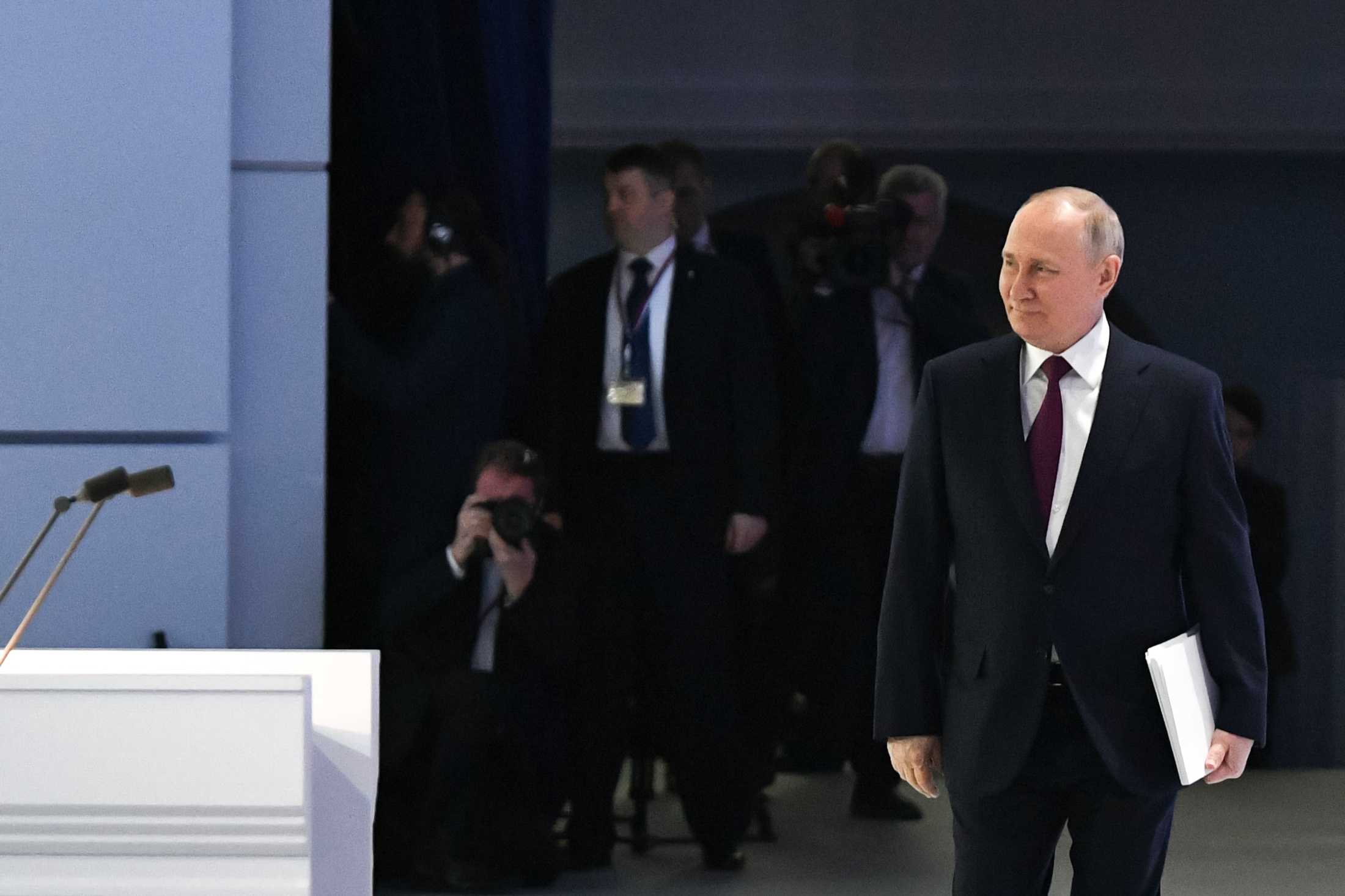 Сегодня президент выступил с посланием к Федеральному собранию РФ Особое внимание Путин уделил финансированию молодежи