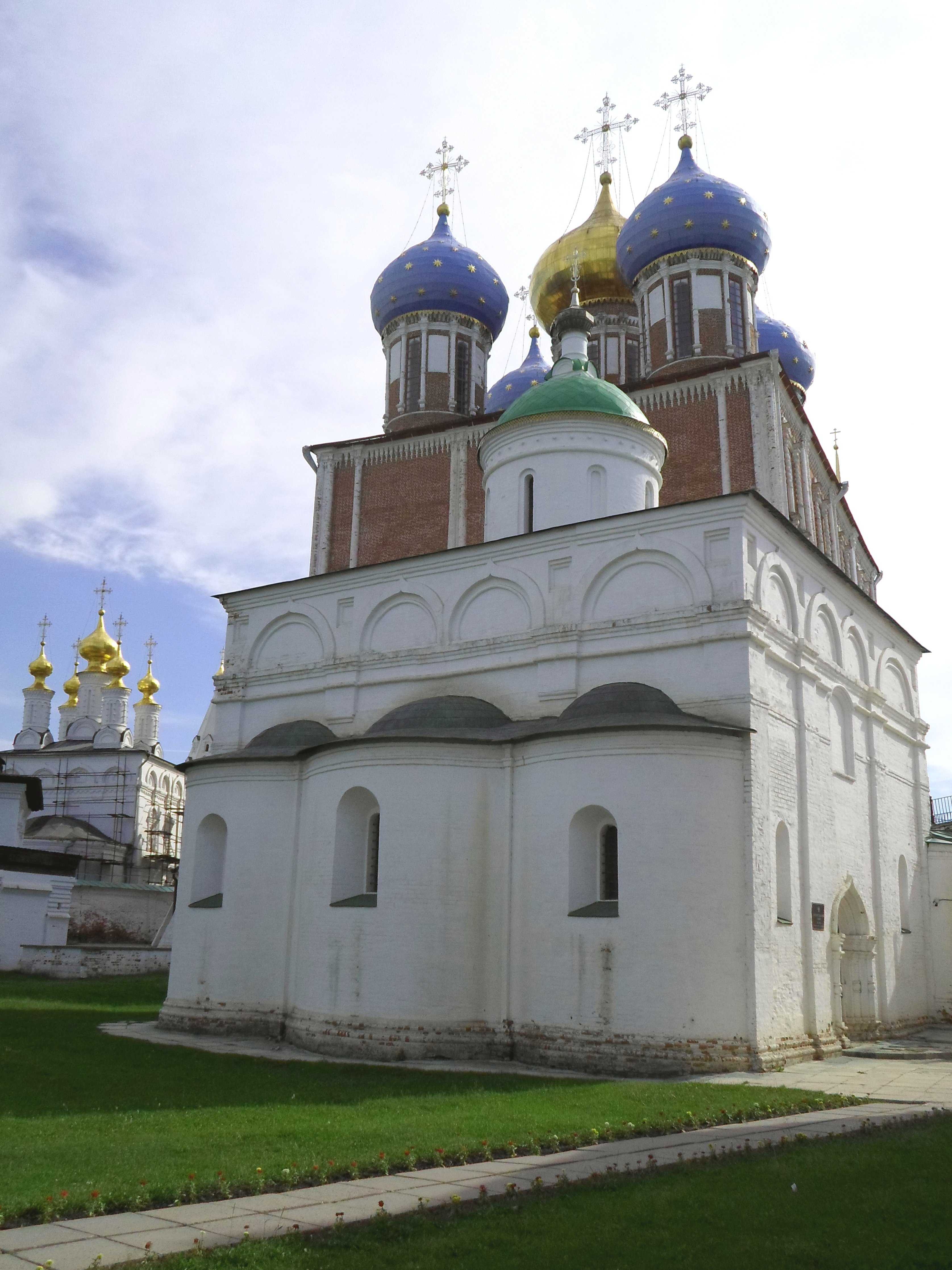 Рязанский кремль, дворец и кольчуга олега