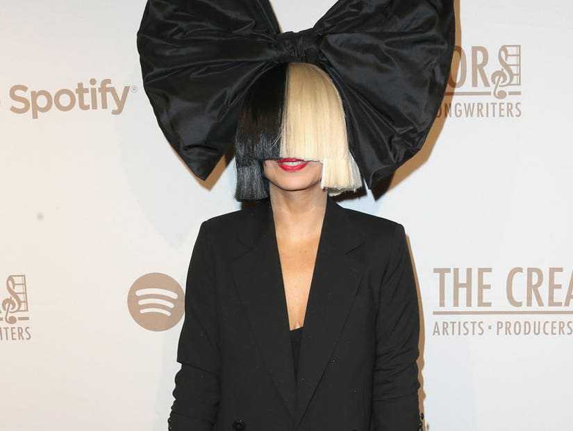 Полный текст и перевод песни chandelier певицы sia