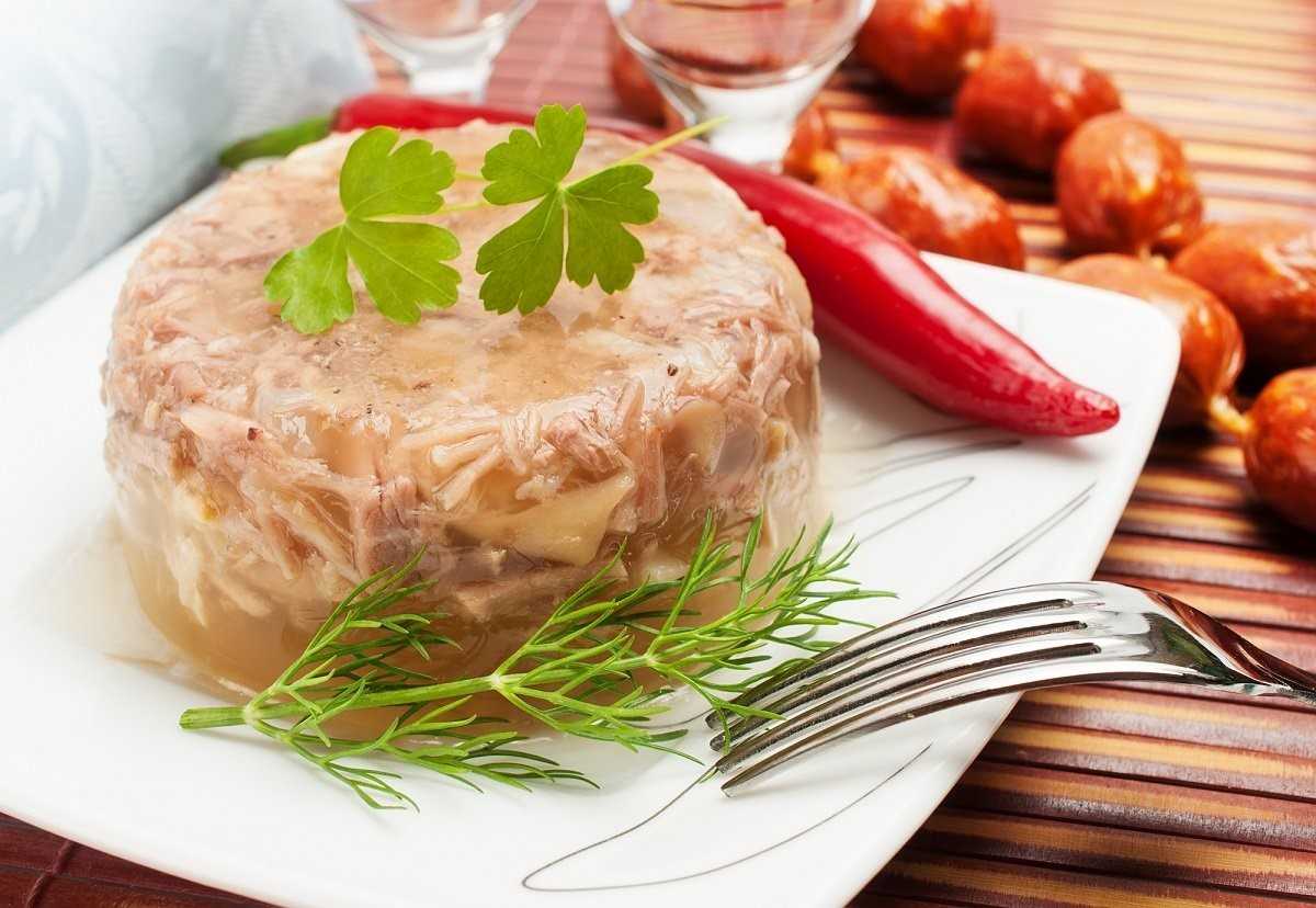 Чем отличаются зельц, сальтисон, холодец, студень и заливное?