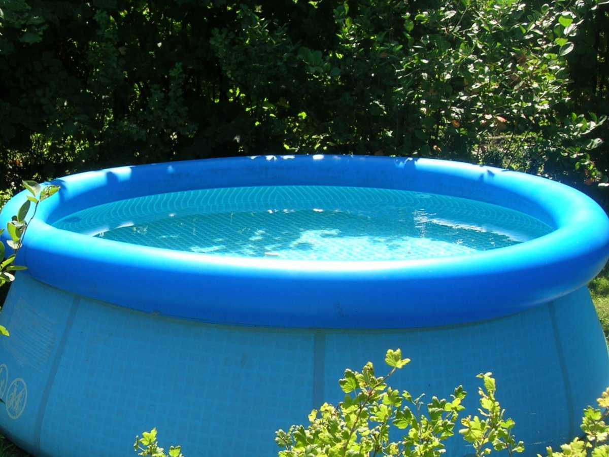 Как избавиться от зеленой воды в бассейне: 10 шагов