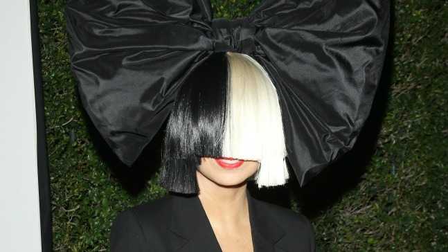 Sia не показывает лицо. личная жизнь