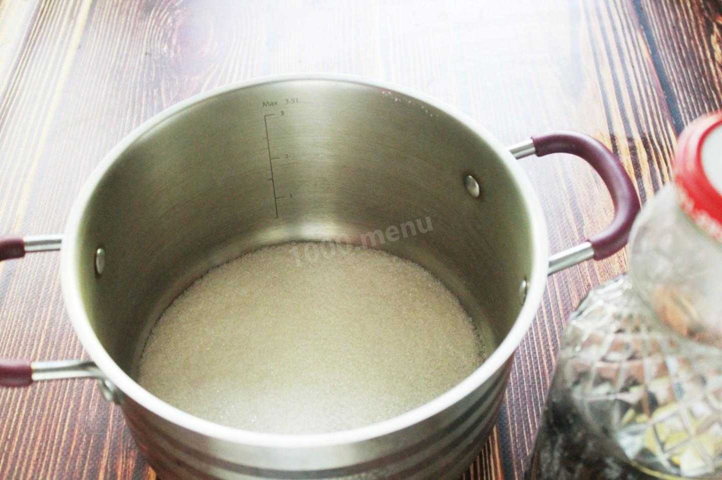 С чем и как в домашних условиях кипятить белые вещи