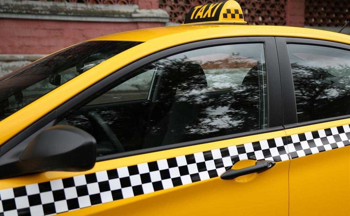 Почему знак такси выполнен в виде шашечек